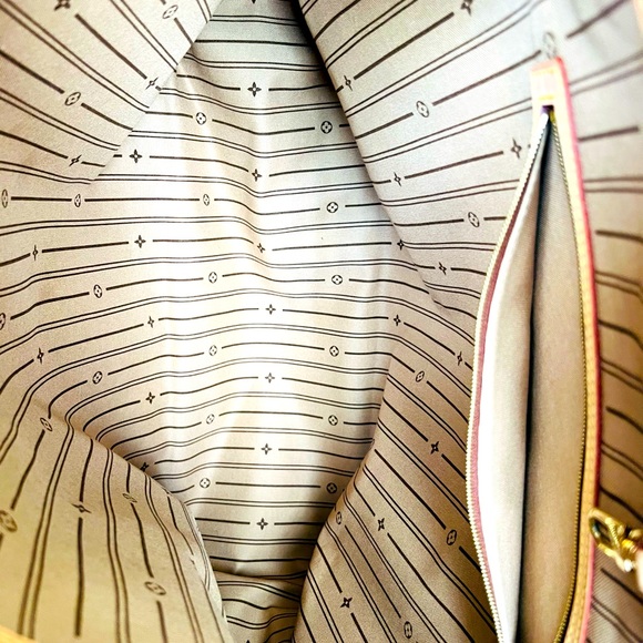 MY BEAUTIFUL LOUIS VUITTON DELIGHTFUL GM USED ONCE .NEW CONDITION ✨ - Picture 4 of 7